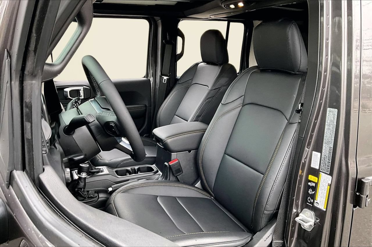 New 2026 Jeep Wrangler Unlimited Sahara AWD/4WD image 19