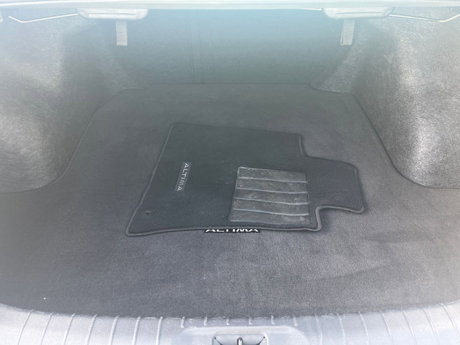 Used 2025 Nissan Altima 2.5 SV image 25