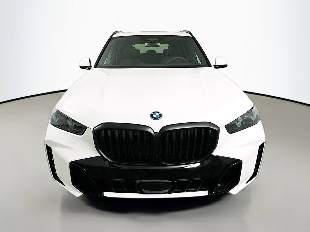 Used 2026 BMW X5 xDrive50e w/ M Sport Package AWD/4WD image 2