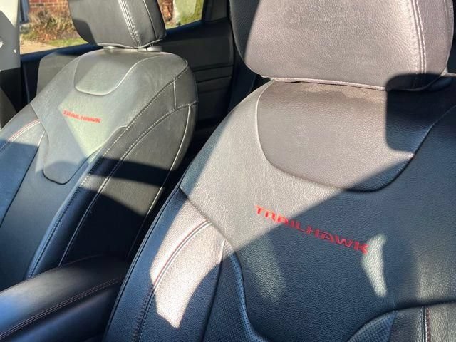 Used 2022 Jeep Compass Trailhawk w/ Trailhawk Elite Group AWD/4WD image 18