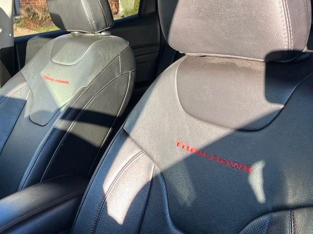 Used 2022 Jeep Compass Trailhawk w/ Trailhawk Elite Group AWD/4WD image 18