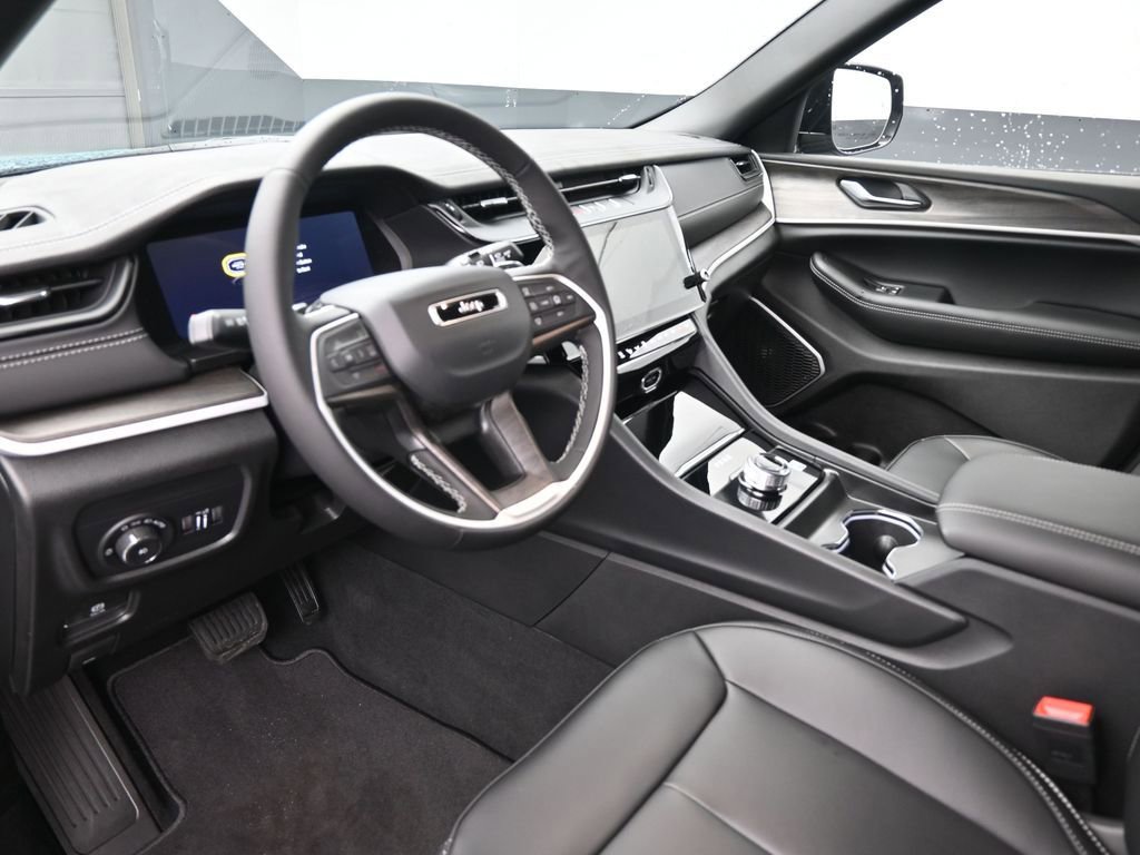New 2026 Jeep Grand Cherokee L Limited RWD image 18