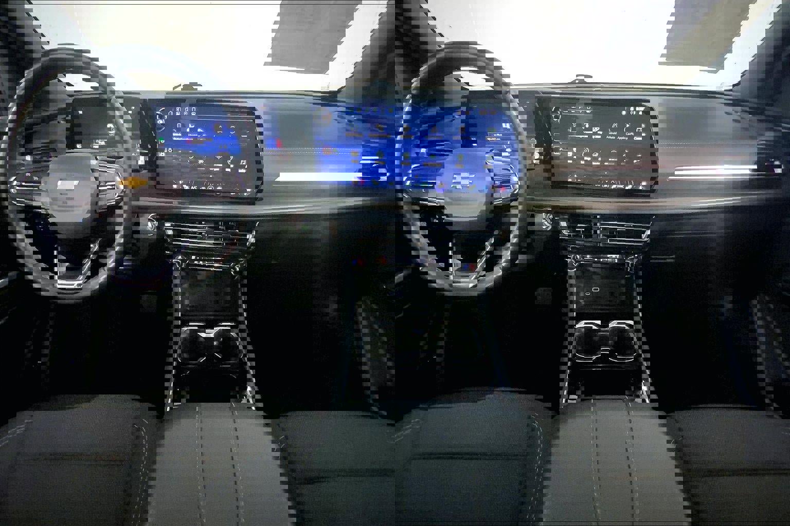 Used 2024 Chevrolet Traverse LT image 15