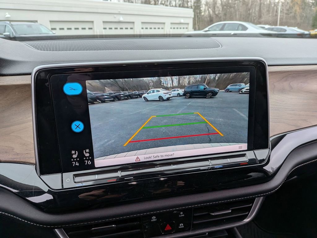 Used 2024 Volkswagen Atlas SE image 13