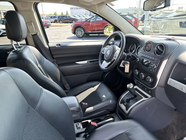 Used 2016 Jeep Compass Latitude AWD/4WD image 18