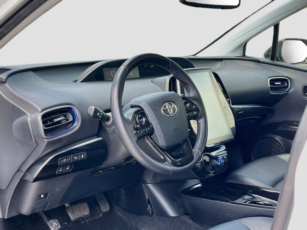 Used 2022 Toyota Prius Limited FWD image 9