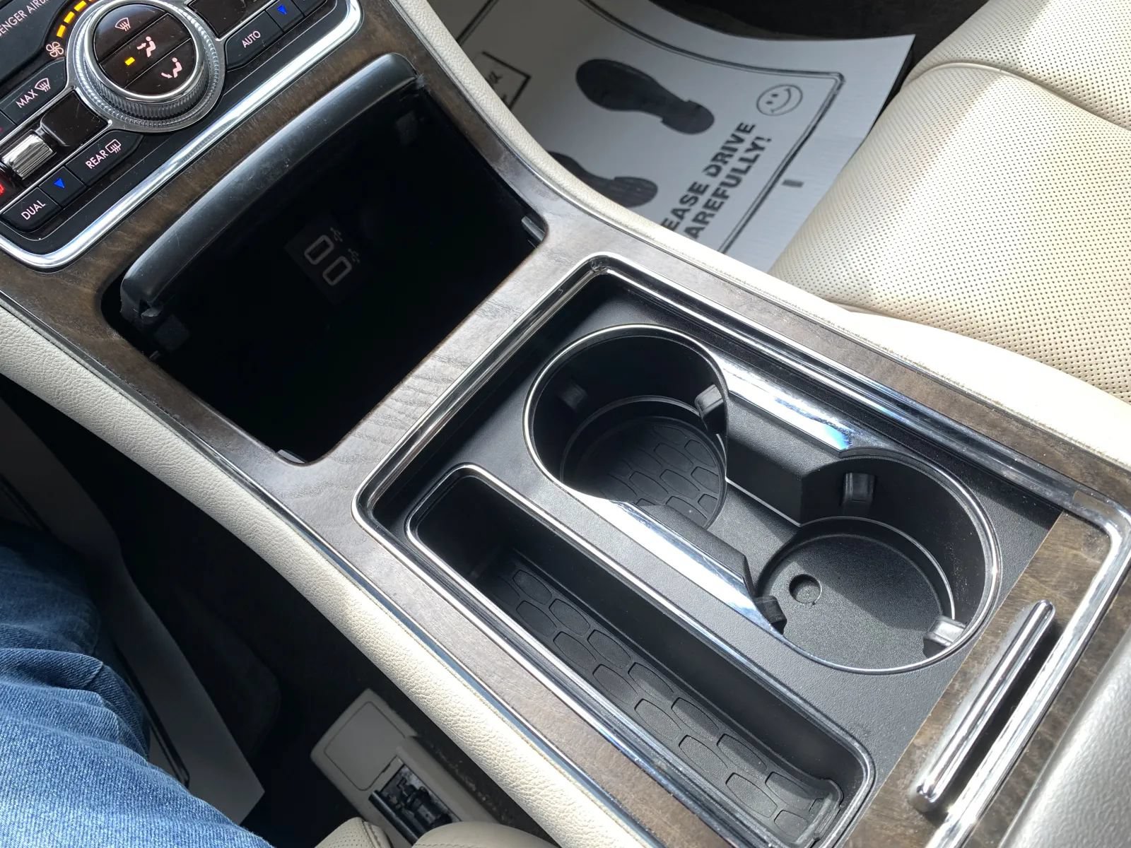 Used 2020 Lincoln Continental w/ Premium Package FWD image 18