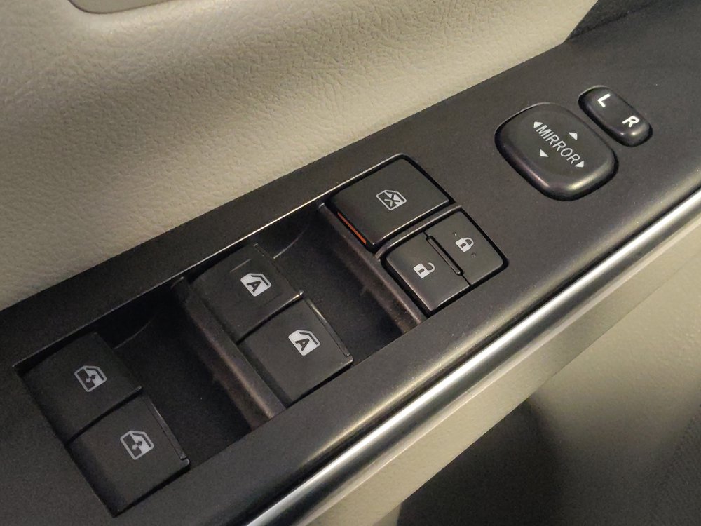 Used 2017 Toyota Camry XLE FWD image 27