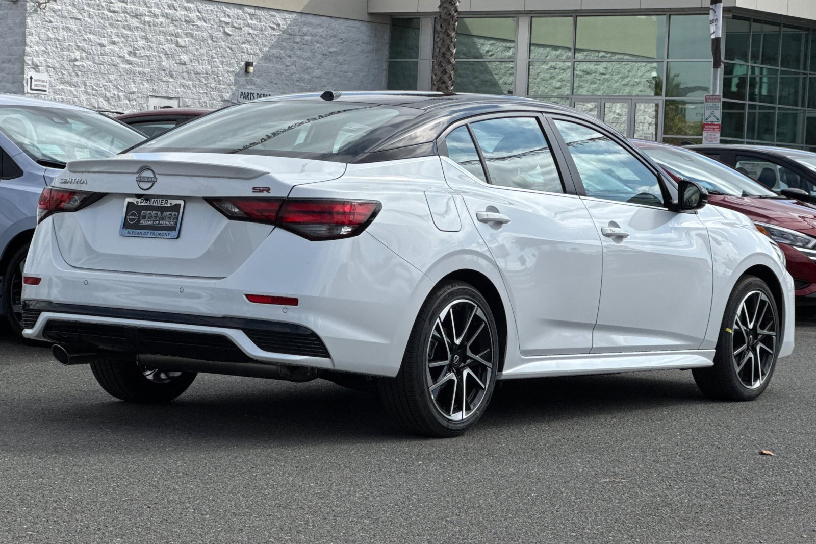 New 2025 Nissan Sentra SR w/ Trunk Package image 4