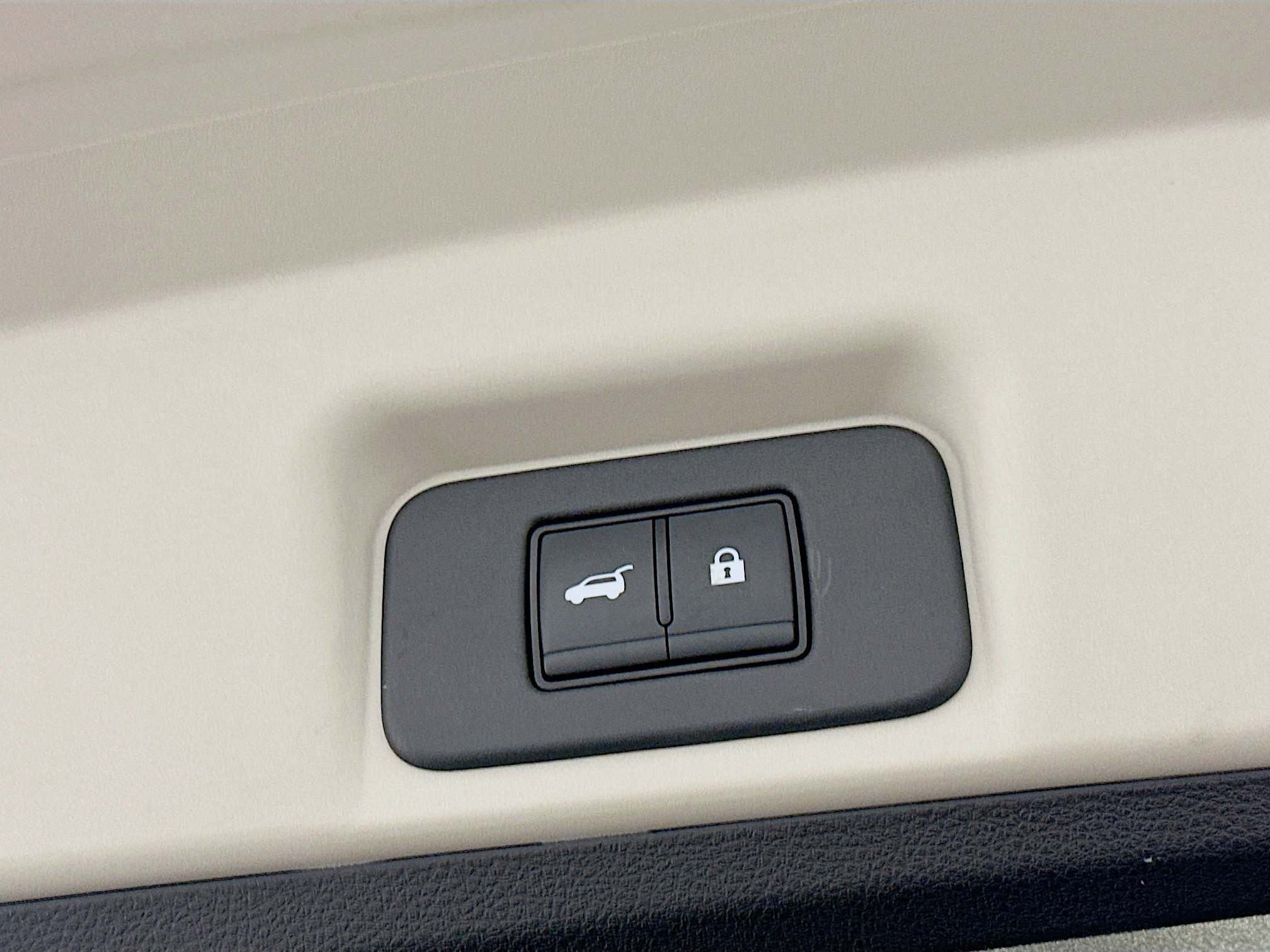 Used 2024 Nissan Ariya AWD image 32