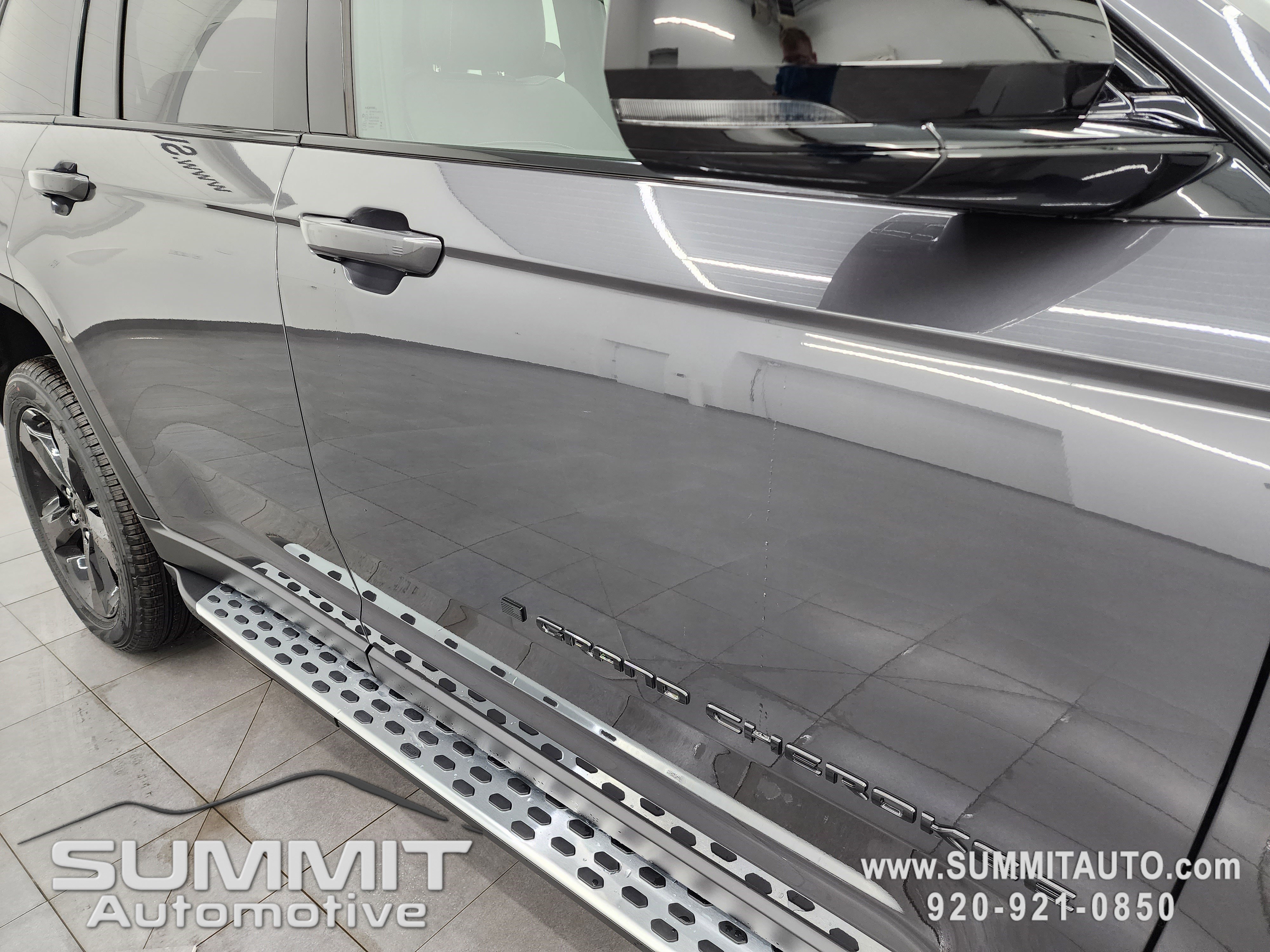 New 2025 Jeep Grand Cherokee Limited w/ Black Appearance Package image 27