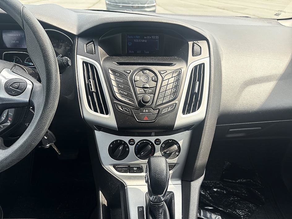 Used 2013 Ford Focus SE FWD image 15
