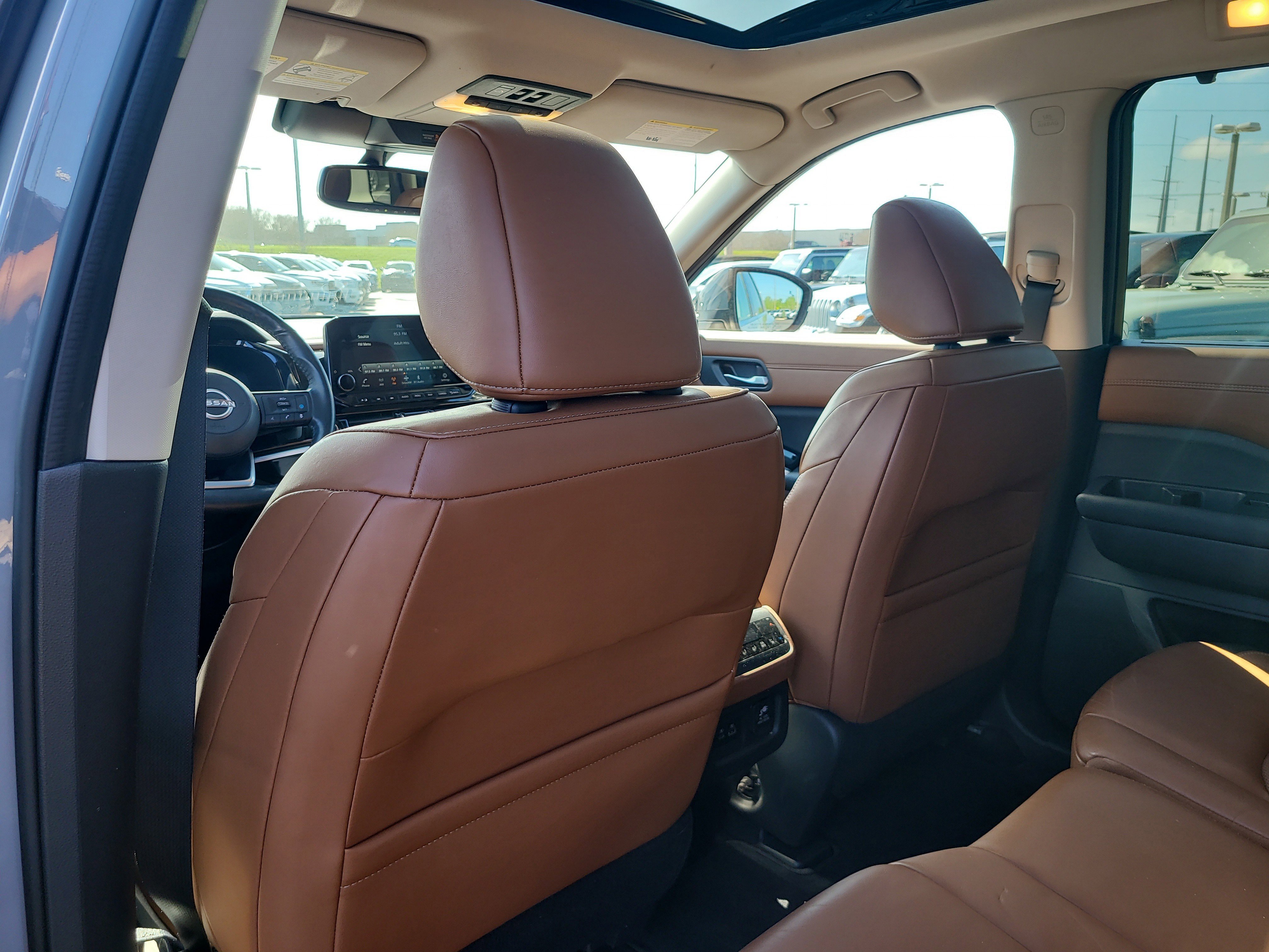 Used 2022 Nissan Pathfinder Platinum w/ Cargo Package image 13