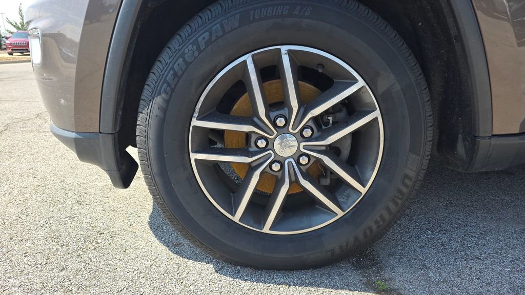 Used 2018 Jeep Grand Cherokee Limited AWD/4WD image 10