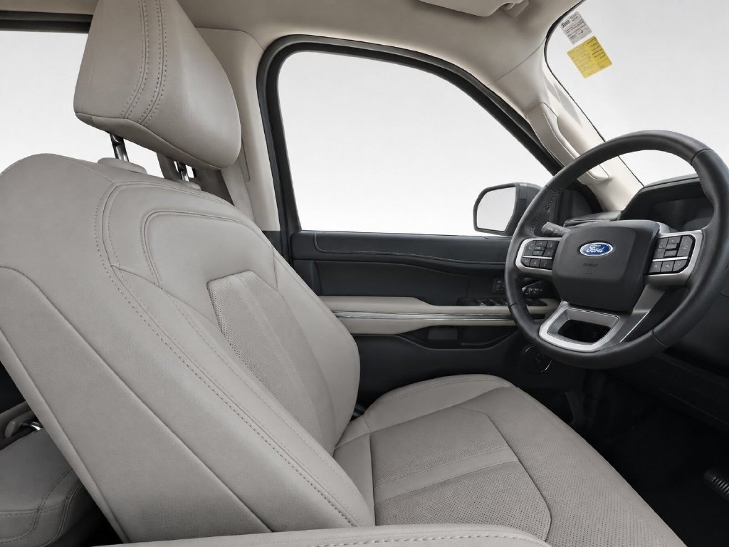 Used 2024 Ford Expedition Limited AWD/4WD image 19