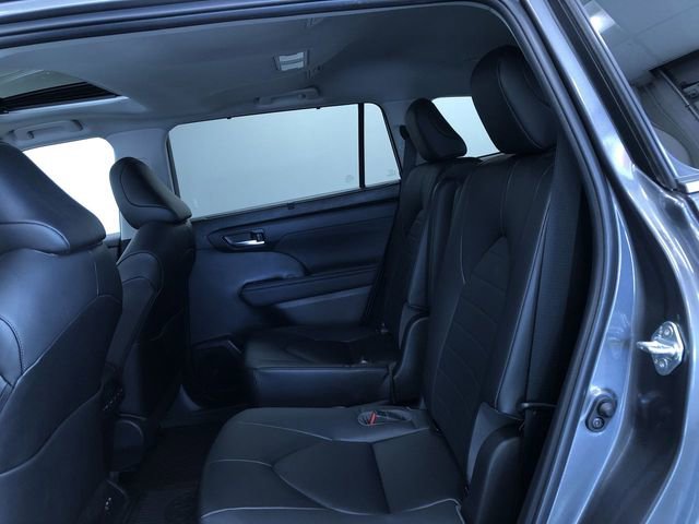 Used 2023 Toyota Highlander XLE image 21