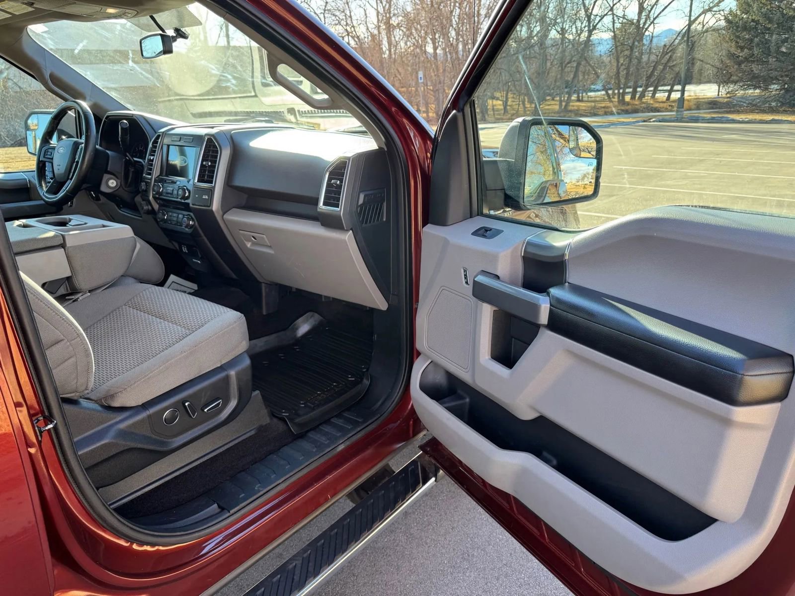 Used 2016 Ford F150 XLT w/ Equipment Group 302A Luxury AWD/4WD image 16