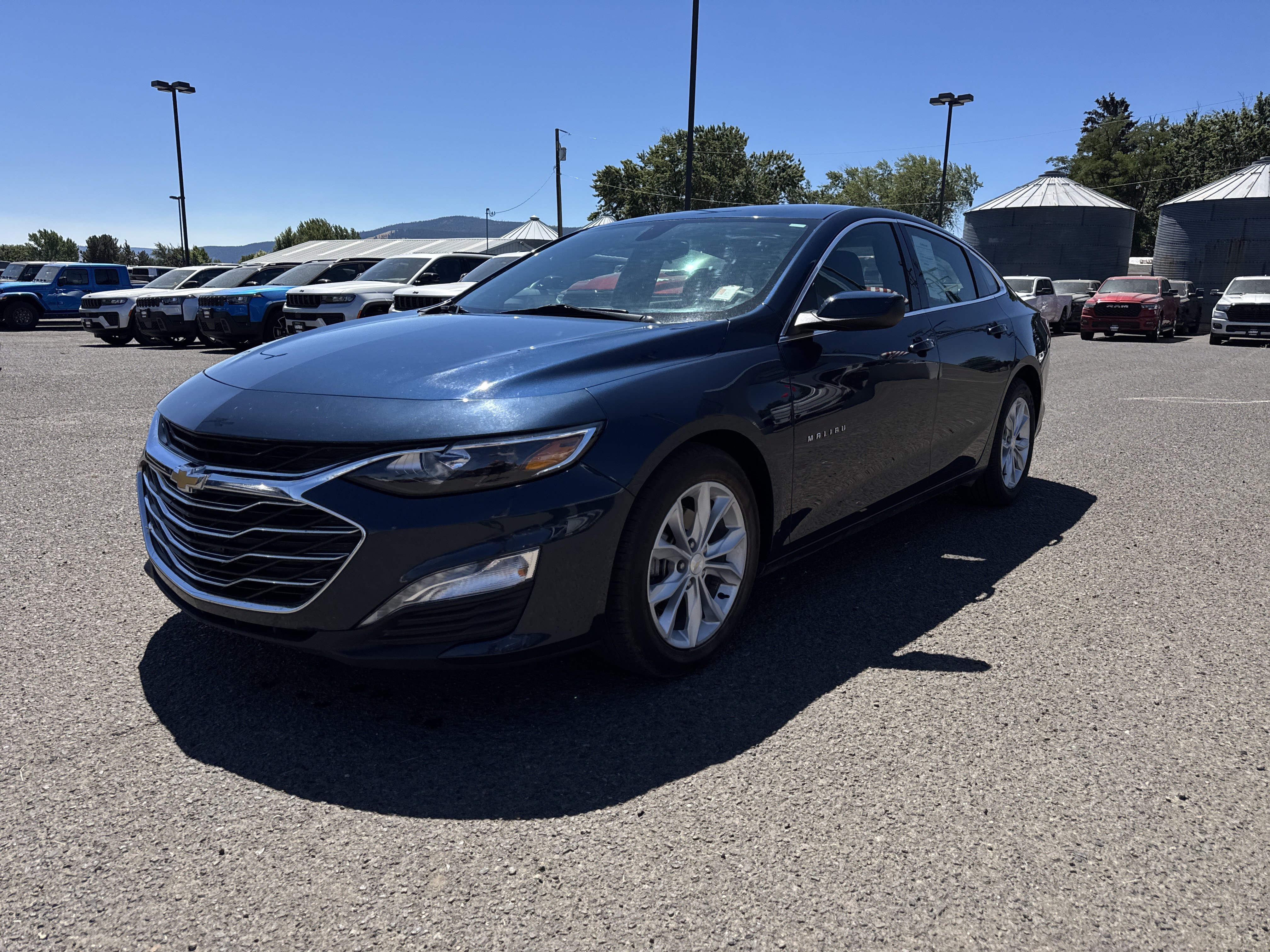 Used 2022 Chevrolet Malibu LT FWD image 7
