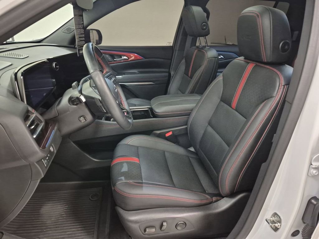 Used 2024 Chevrolet Traverse RS image 20