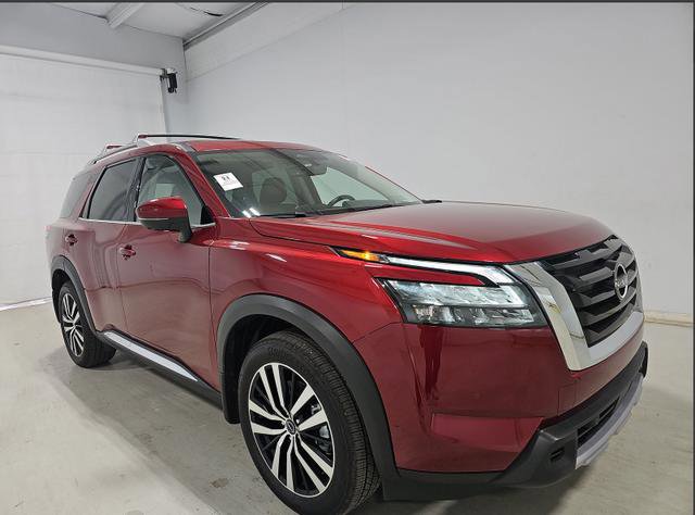 Used 2025 Nissan Pathfinder Platinum w/ Cargo Package AWD/4WD image 5