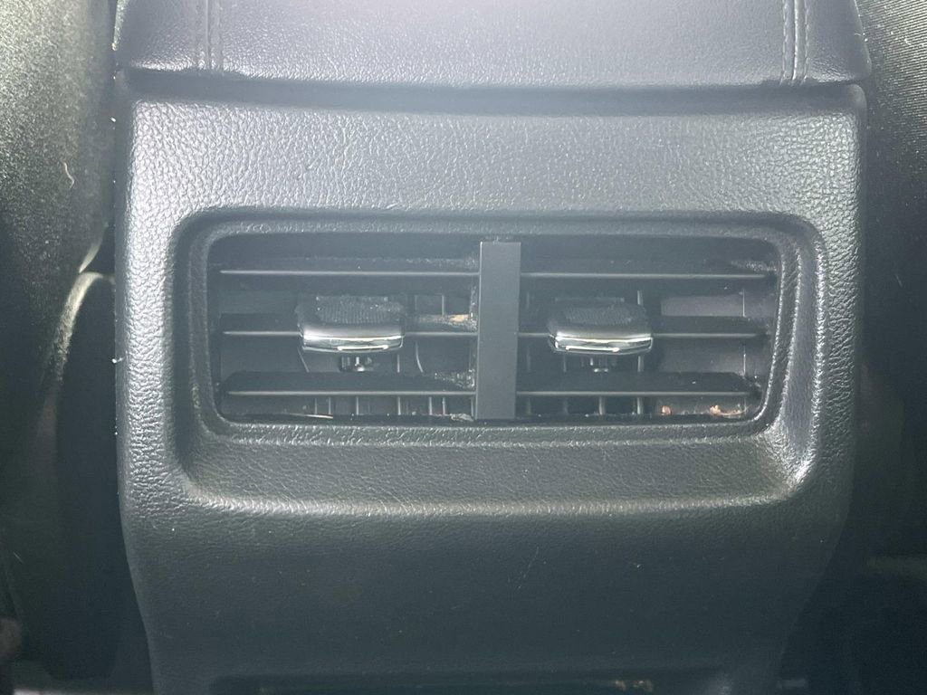 Used 2022 Ford Edge SE w/ Black Appearance Package image 15