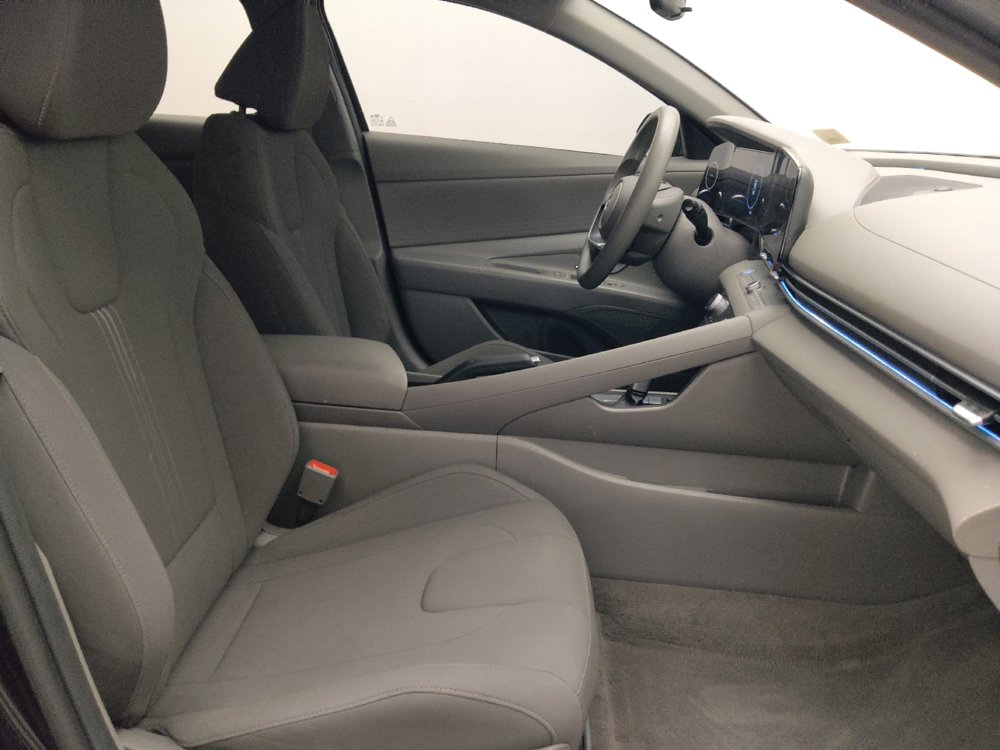 Used 2024 Hyundai Elantra SEL FWD image 21