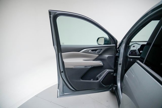 New 2026 Chevrolet Traverse LT w/ Enhanced Driving Package image 23