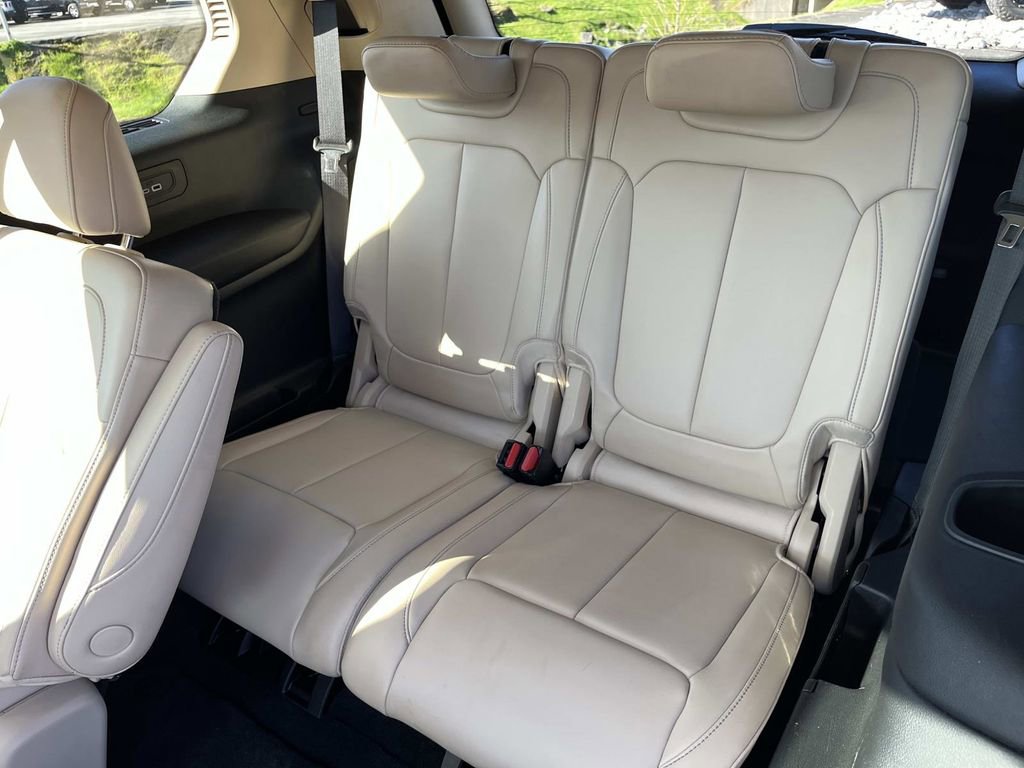 Used 2022 Jeep Grand Cherokee L Limited image 20