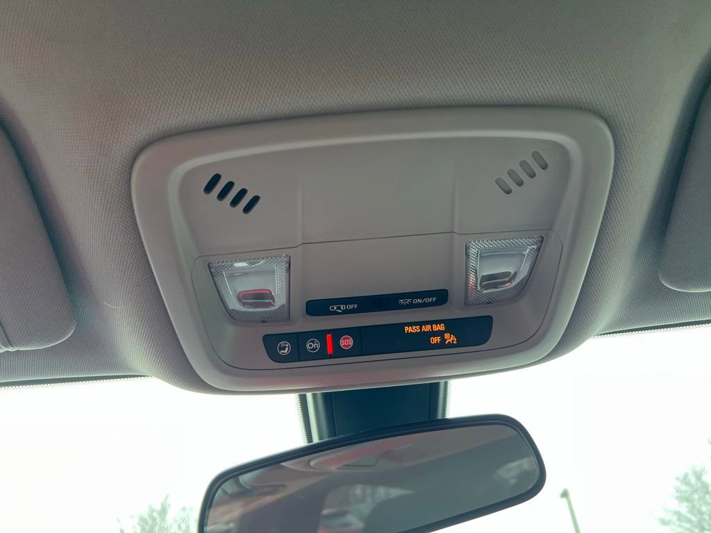 Used 2022 Chevrolet Malibu LT image 33