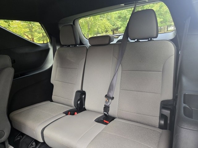 Used 2025 Chevrolet Traverse LT image 18