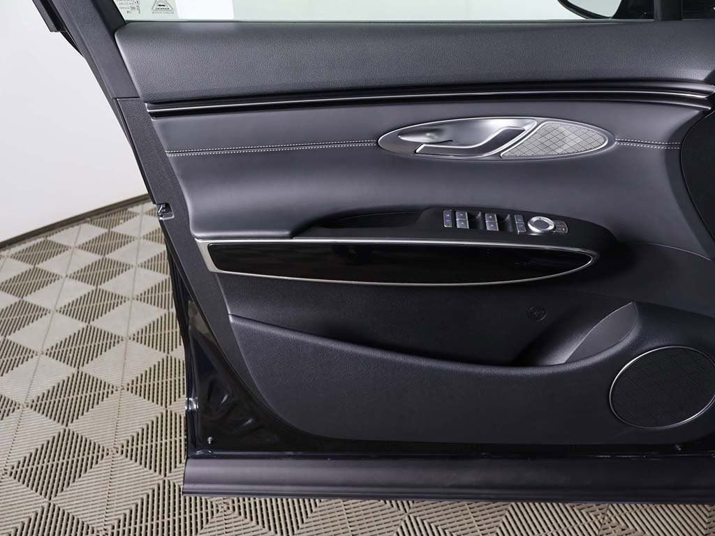 Used 2025 Genesis GV70 2.5T image 21