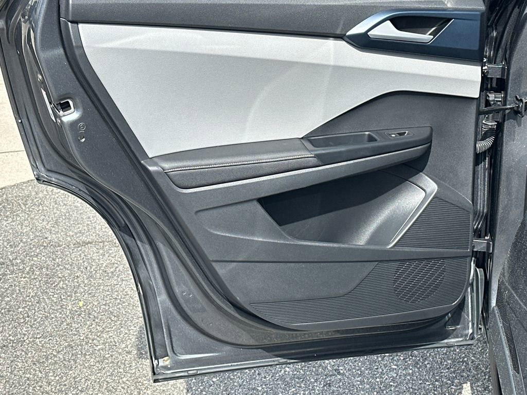 Used 2024 Volkswagen Taos SE image 21