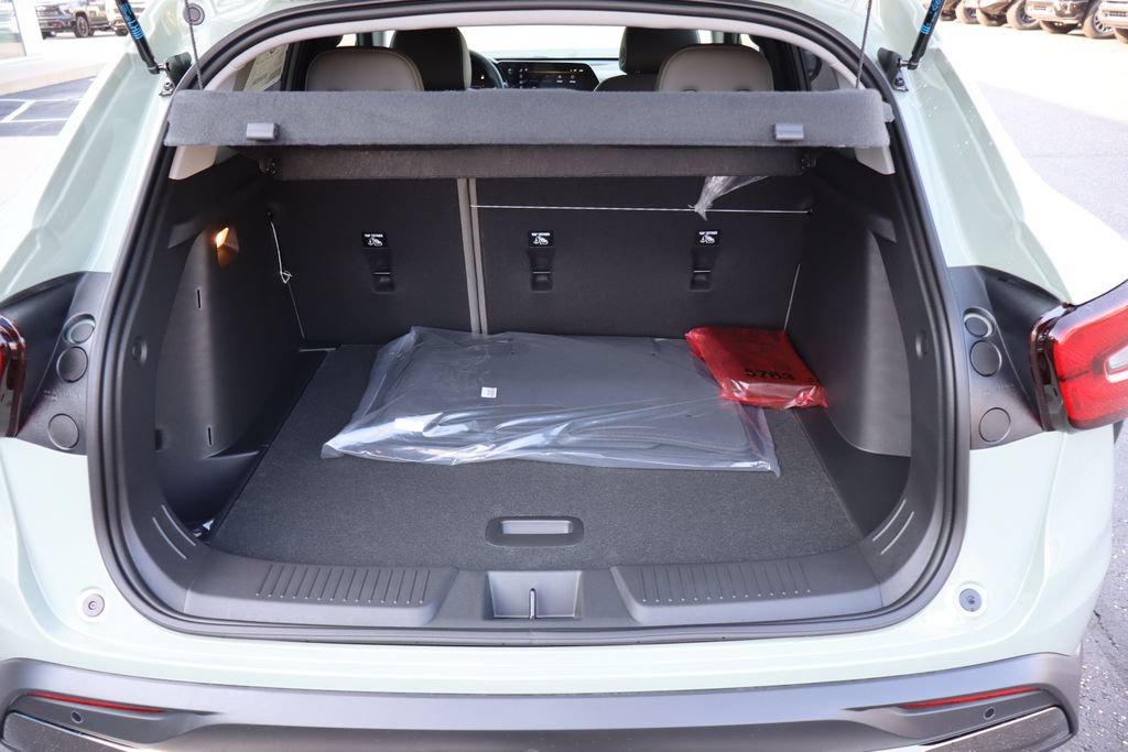 New 2026 Chevrolet Trax ACTIV w/ Sunroof Package FWD image 23