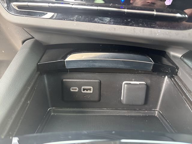 Used 2023 Buick Envision Essence AWD/4WD image 27