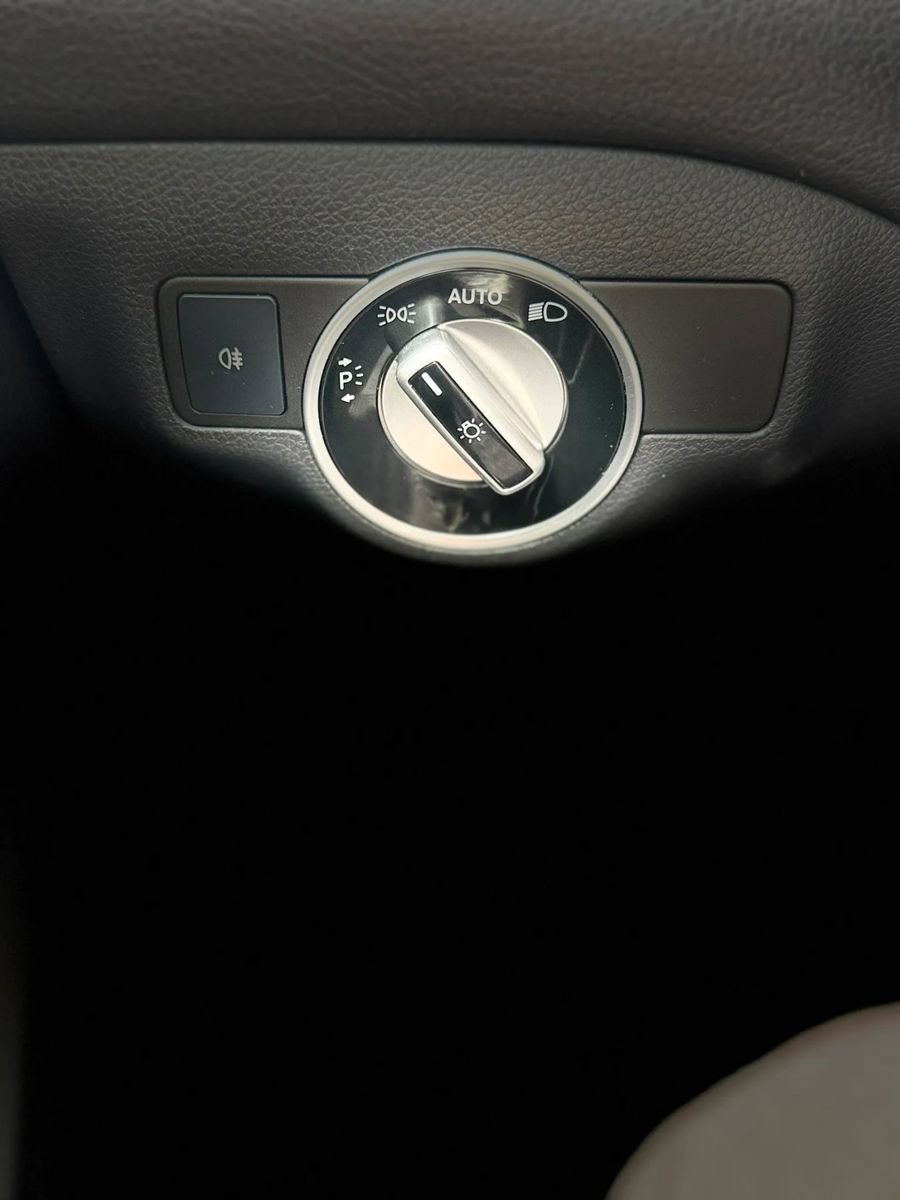 Used 2014 Mercedes-Benz CLA 250 image 34