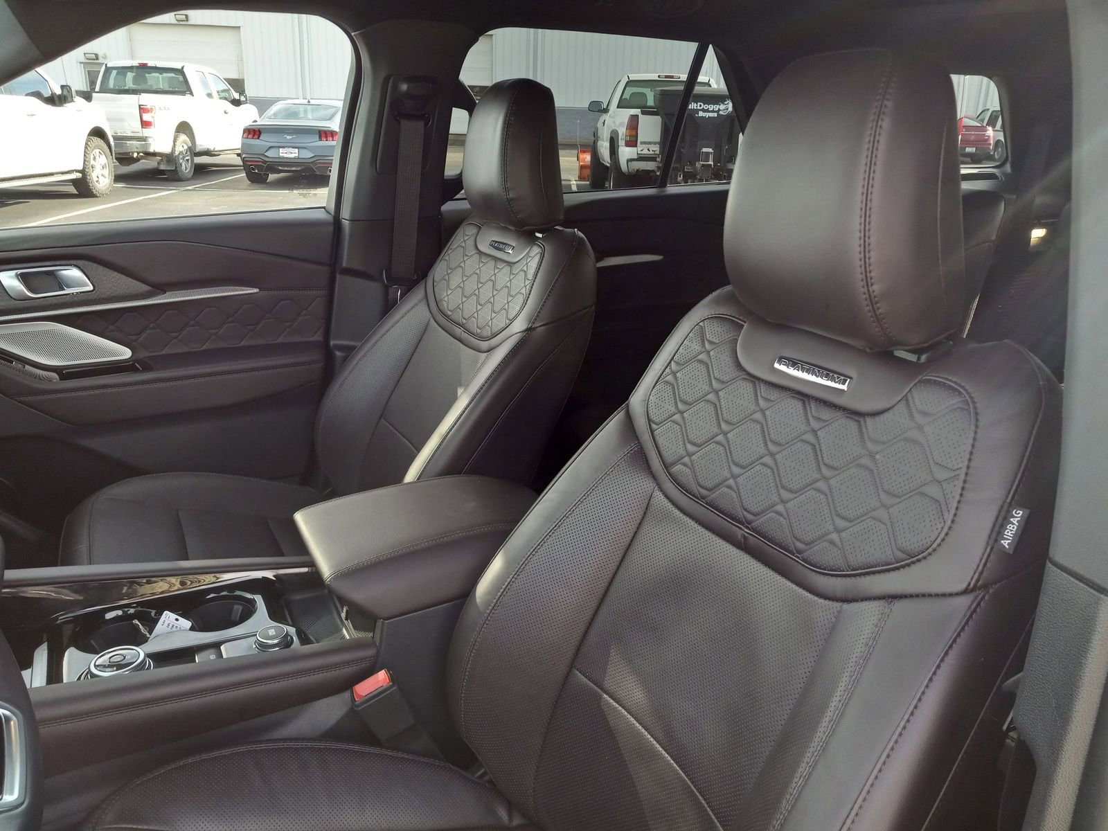 Used 2025 Ford Explorer Platinum w/ LUX Leather Package image 14