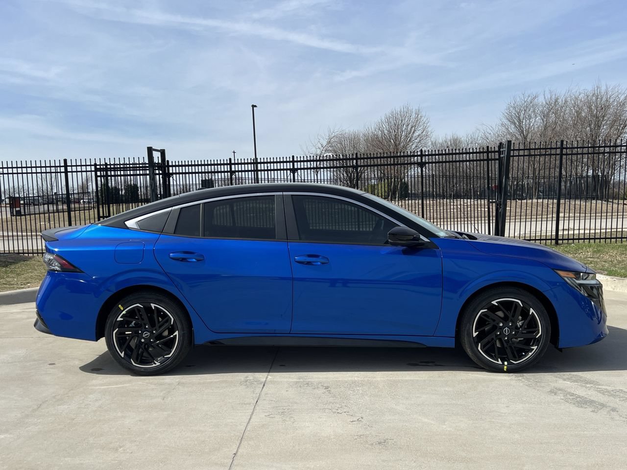 New 2026 Nissan Sentra SR w/ Floor Mat Package FWD image 3