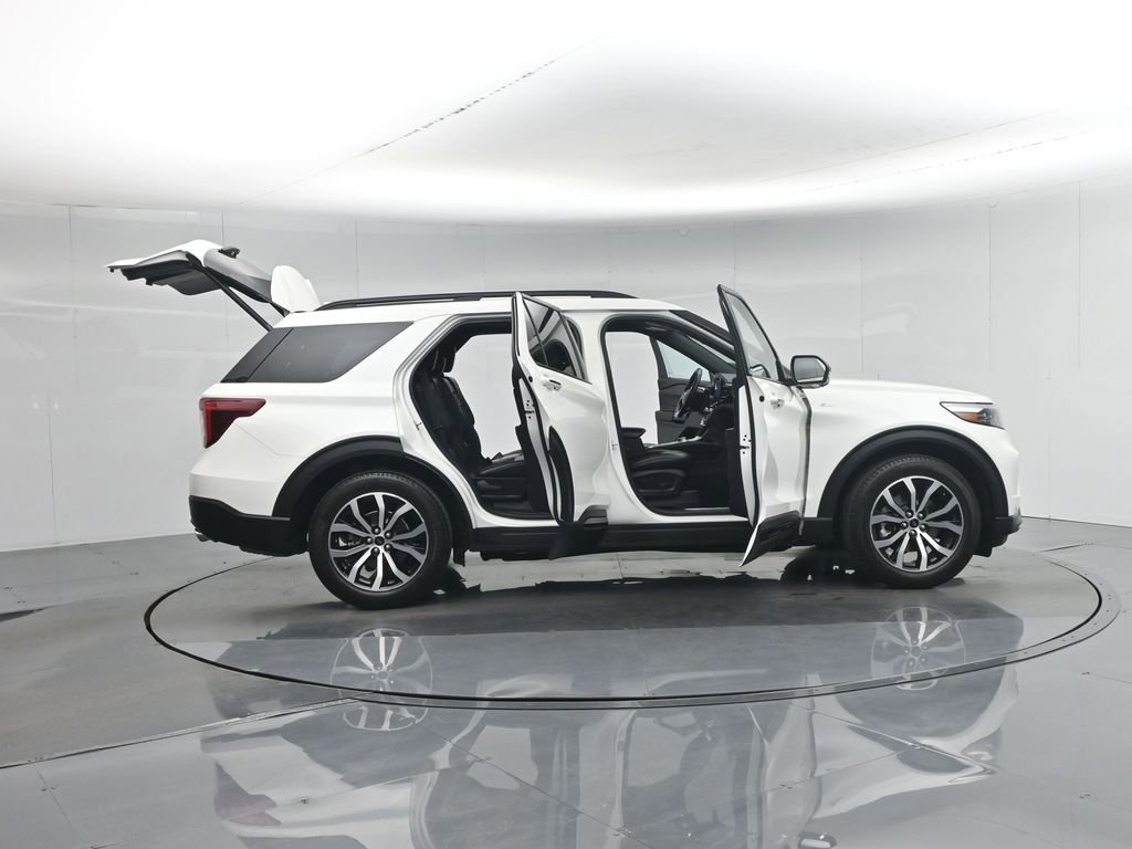 Used 2022 Ford Explorer ST-Line RWD image 5