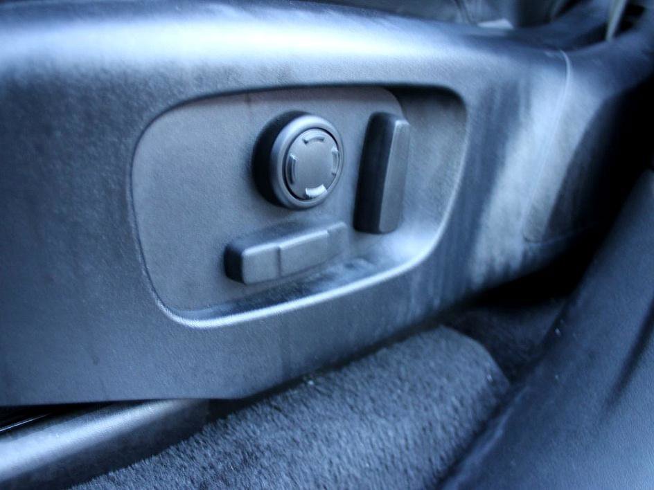 Used 2018 Land Rover Range Rover Sport HSE image 14