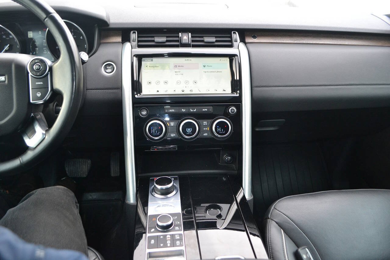 Used 2017 Land Rover Discovery HSE AWD/4WD image 6