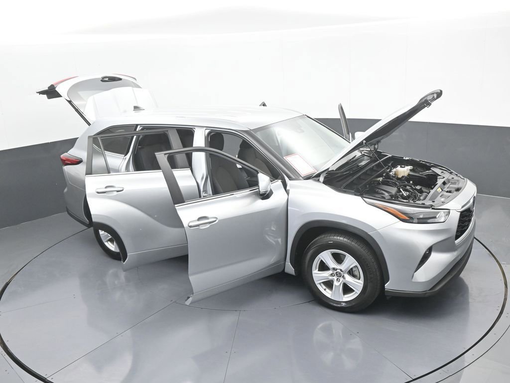 Used 2023 Toyota Highlander LE image 65