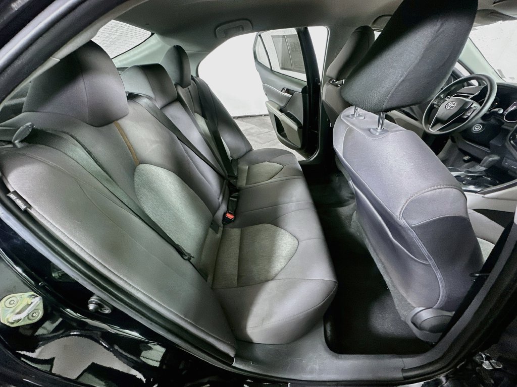 Used 2020 Toyota Camry LE FWD image 12