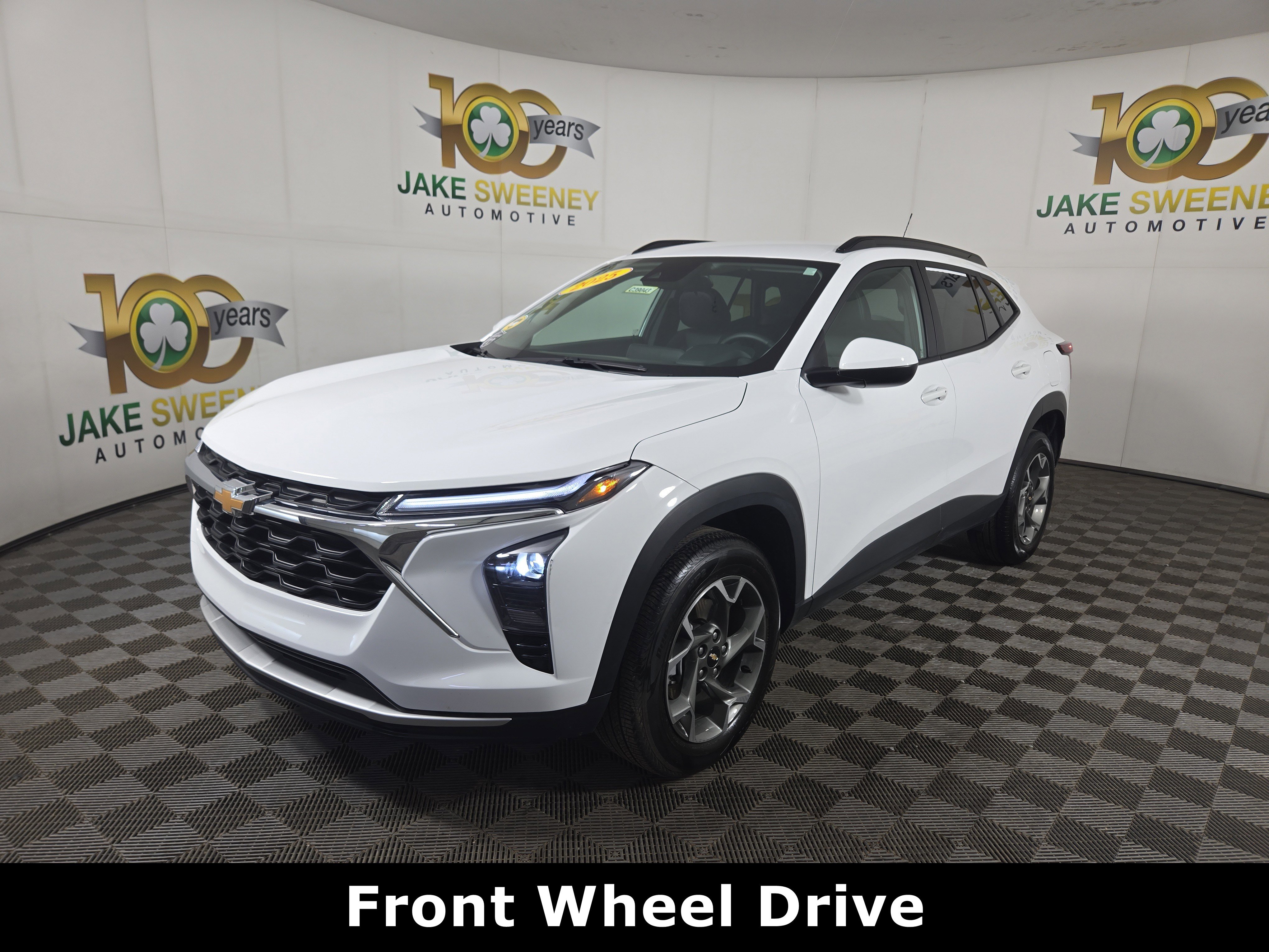 Used 2025 Chevrolet Trax LT w/ LT Convenience Package image 4