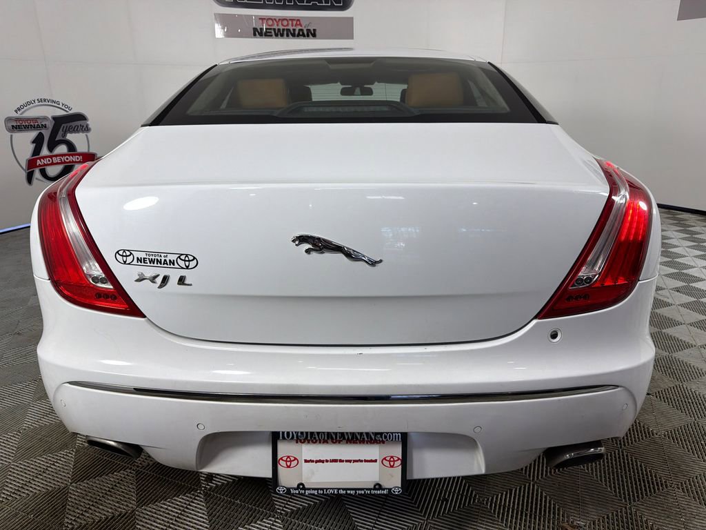 Used 2012 Jaguar XJ L image 6