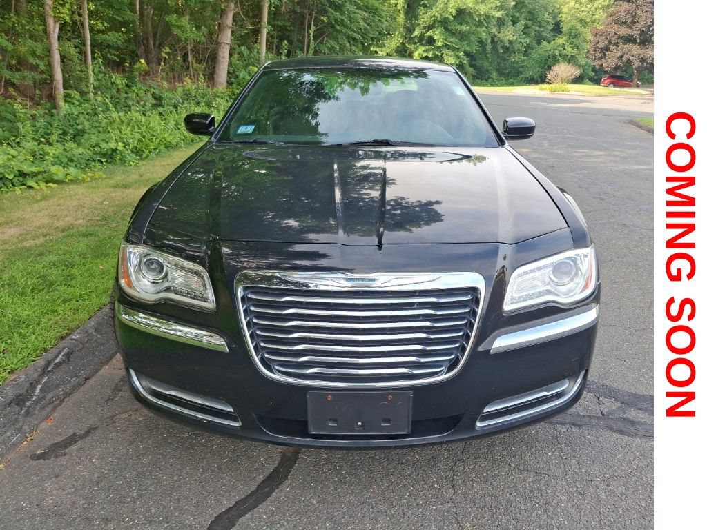 Used 2014 Chrysler 300 RWD image 2