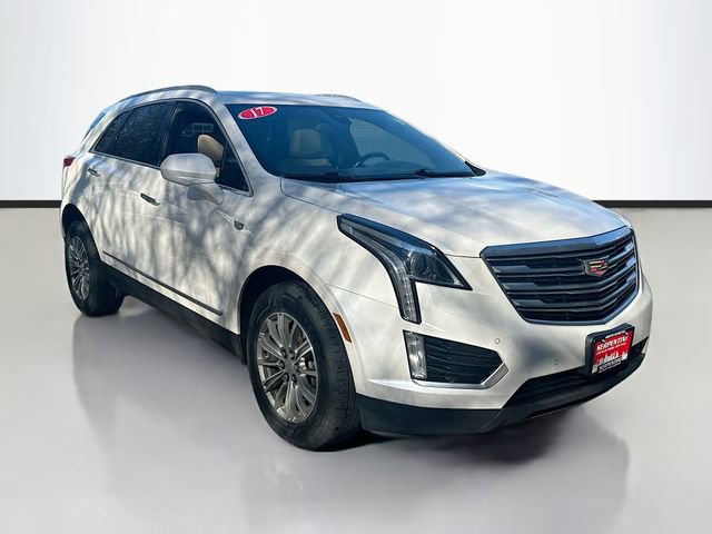 Used 2017 Cadillac XT5 Luxury w/ Driver Awareness Package image 3