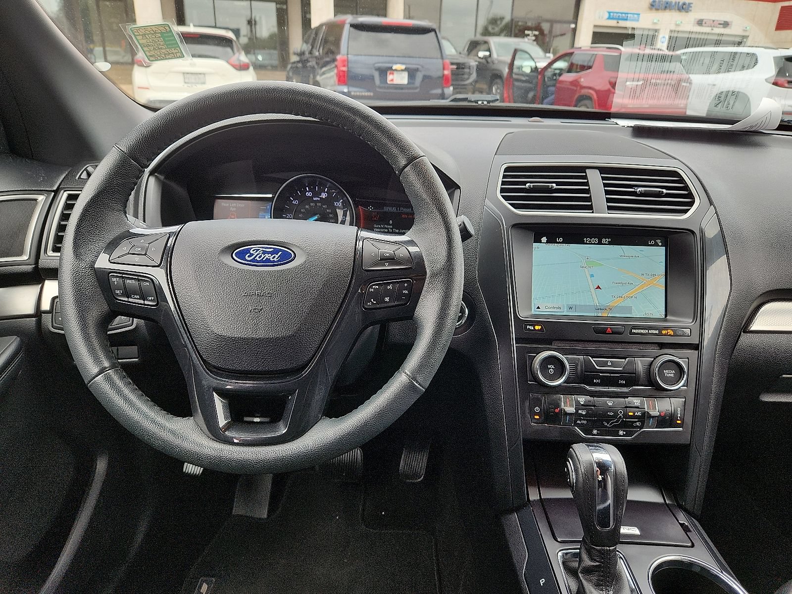 Used 2018 Ford Explorer XLT w/ Equipment Group 202A FWD image 11