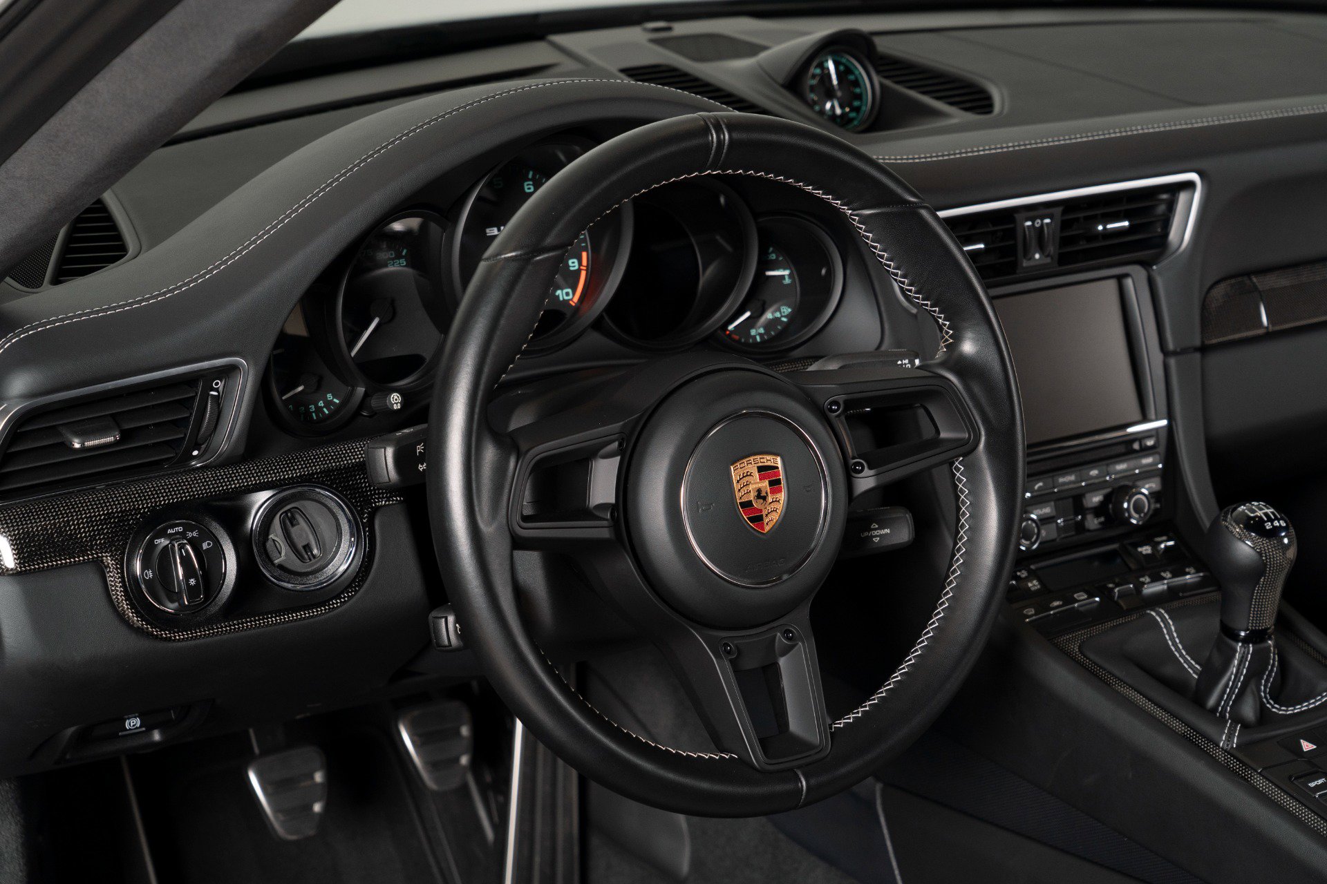 Used 2016 Porsche 911 R image 17