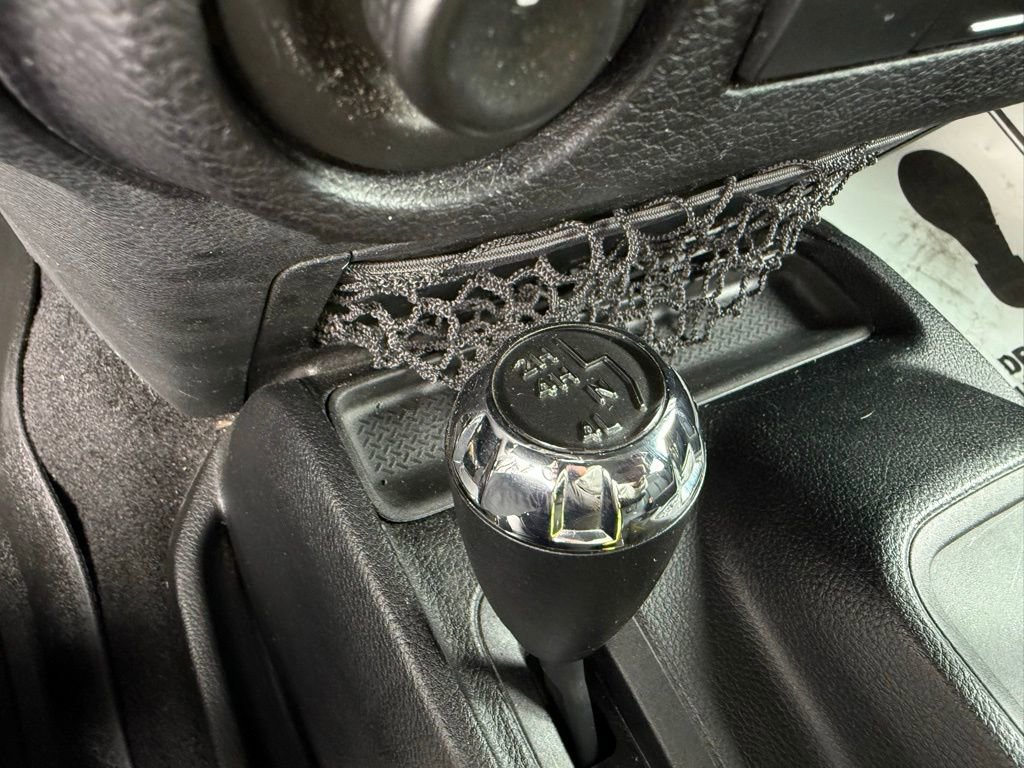 Used 2016 Jeep Wrangler Unlimited Sahara w/ Connectivity Group image 21