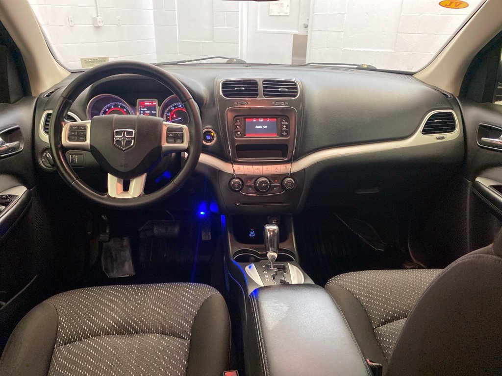 Used 2020 Dodge Journey SE w/ SE Popular Equipment Group FWD image 17